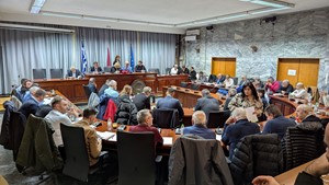 Καταθέτει ψήφισμα καταδίκης της βίας και στήριξης αιρετών και εργαζομένων του Δήμου Λαρισαίων